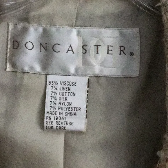 🔥🔥.TAKE 50% OFF LIST PRICE 🔥🔥.       DON CASTER.               BOUCLE JACKET