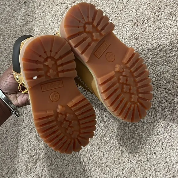 TIMBERLAND BOOTS