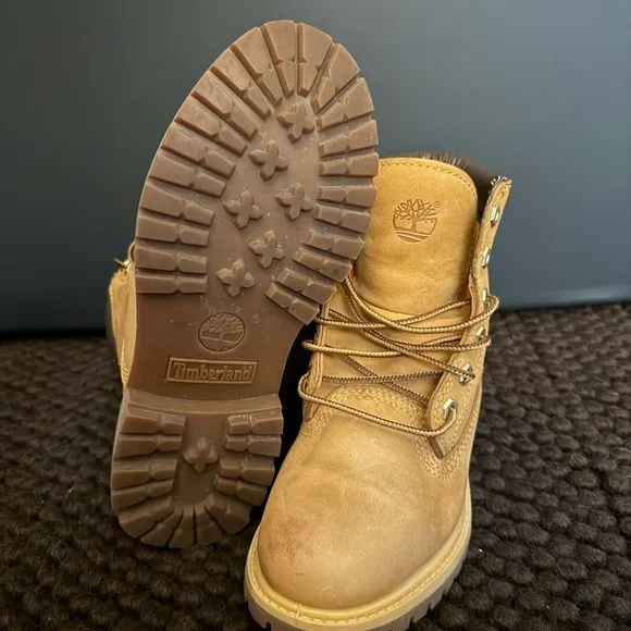 Timberland Tan Nubuck Leather Boots Ankle-High Design