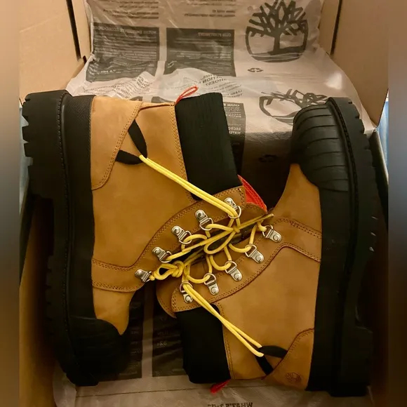 Timberland Women’s Heritage Rubber Toe Natural Waterproof Boots Size 9.5 NIB