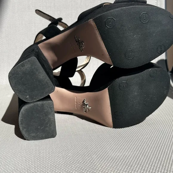 Timeless Black Prada Platform sandals