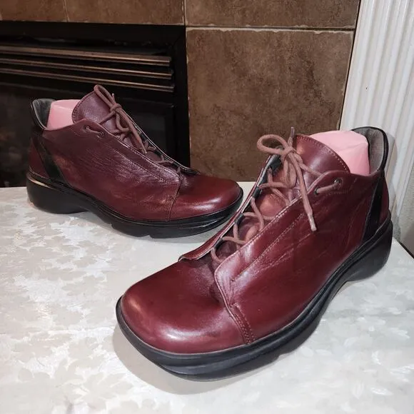 TKS CONTEMPORARY SHOES Sz 8 RARE Maroon Black Leather Chunky Y2K Vtg Punk Shoes