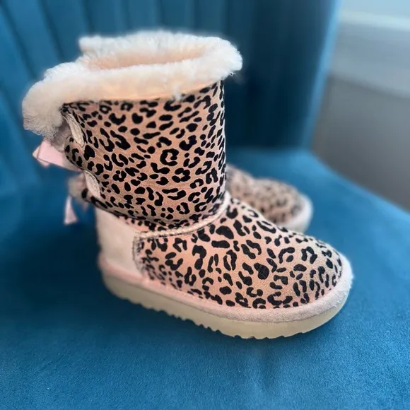 Toddler Ugg Bailey Boots size 9