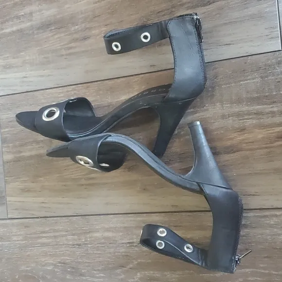 Torrid &quot;Like New&quot;Ankle Strap Heels shoes sandals sz 8W Wide