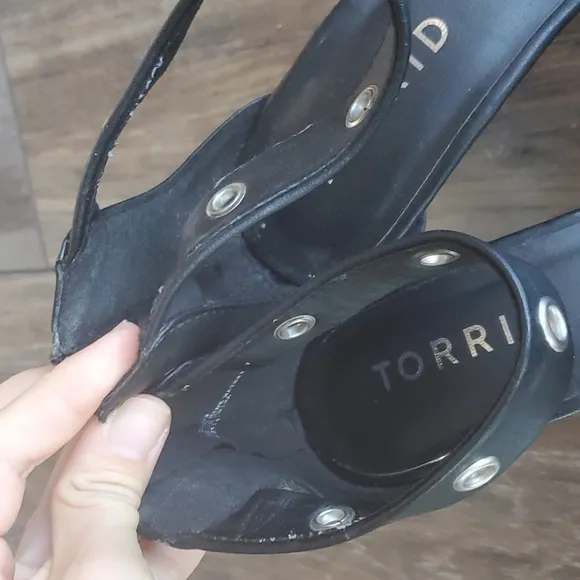 Torrid &quot;Like New&quot;Ankle Strap Heels shoes sandals sz 8W Wide