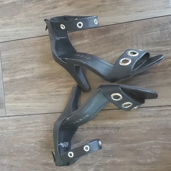 Torrid &quot;Like New&quot;Ankle Strap Heels shoes sandals sz 8W Wide