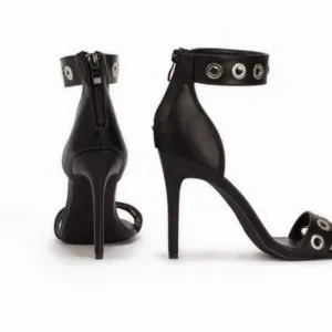 Torrid &quot;Like New&quot;Ankle Strap Heels shoes sandals sz 8W Wide