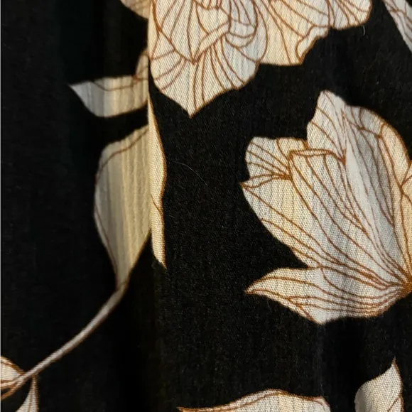 Torrid Beautiful Long Sleeve Maxi Dress Perfect for Fall.NWT. Size Large.