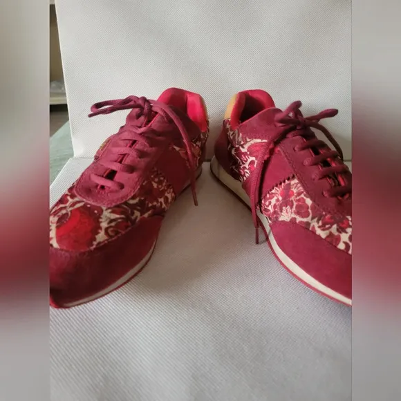 TORY BURCH RED SUEDE &amp; FLORAL SNEAKERS (sz 8)