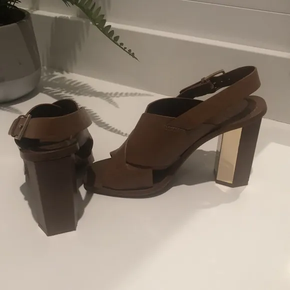 Tory Burch tan sandals