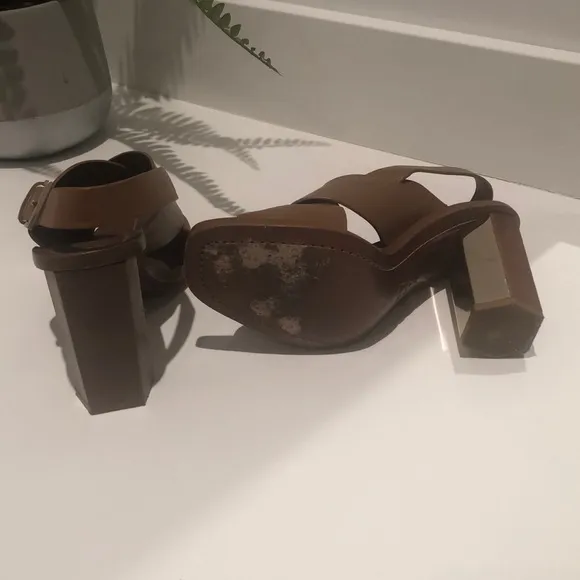 Tory Burch tan sandals