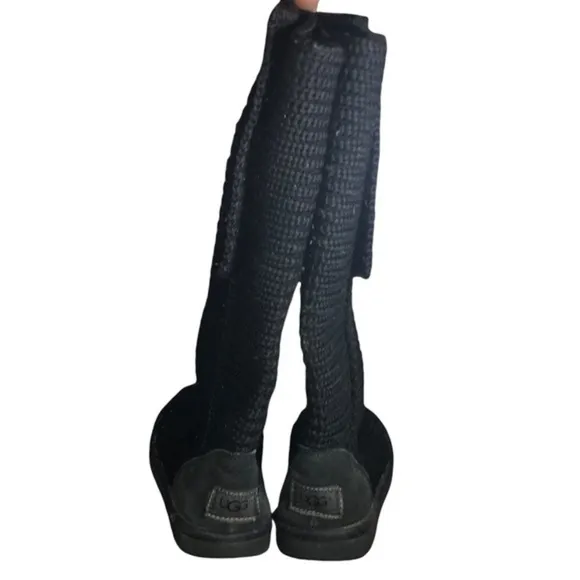 UGG AUSTRALIA BOOTS WOMEN’S SIZE 6 CARDIGAN BOOTS