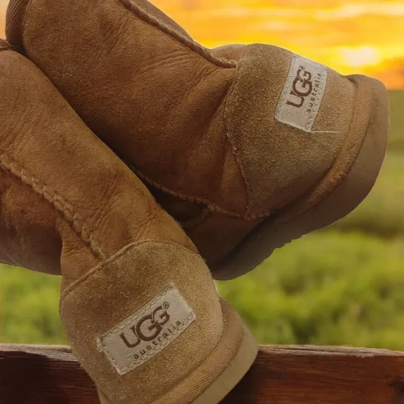 Ugg Australia leather big girls shoes us size 3