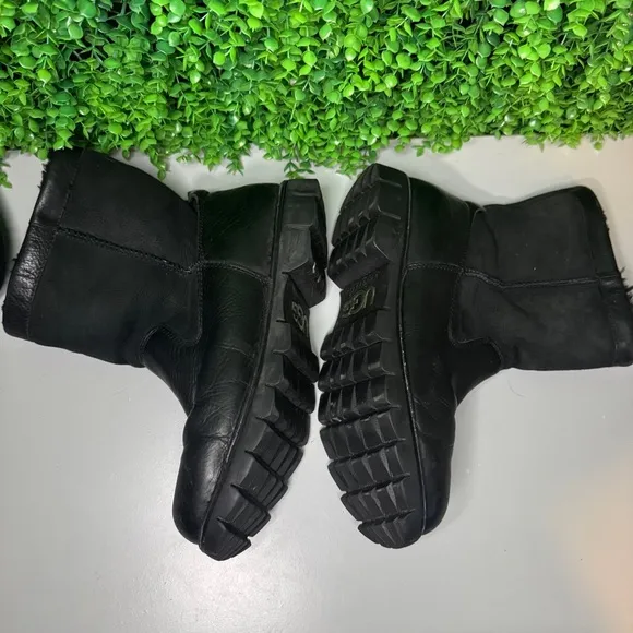 UGG Australia Men's 9 Beacon Black Leather Sheepskin Boots #5485