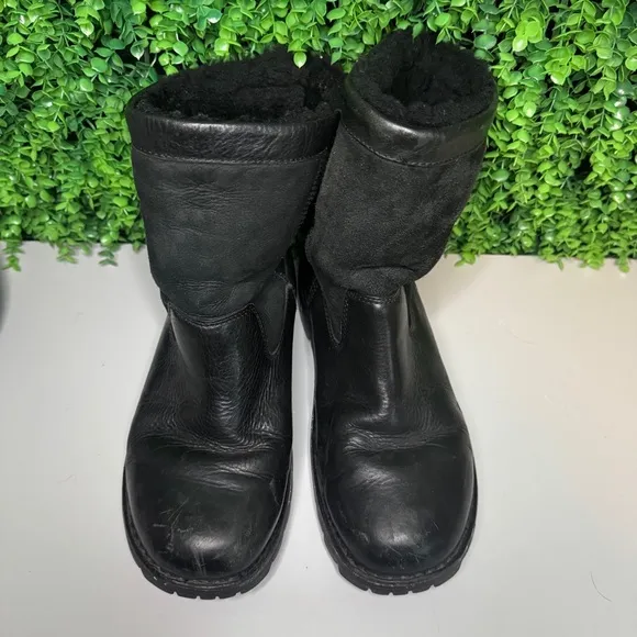 UGG Australia Men's 9 Beacon Black Leather Sheepskin Boots #5485