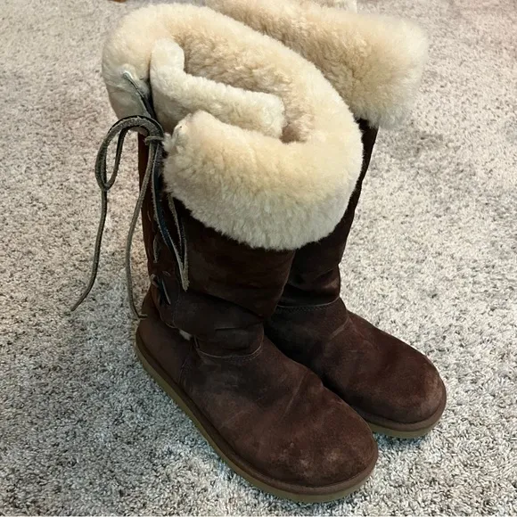 UGG Australia Upside Lace Up Shearling Boots Suede Sheepskin Boots Size 9