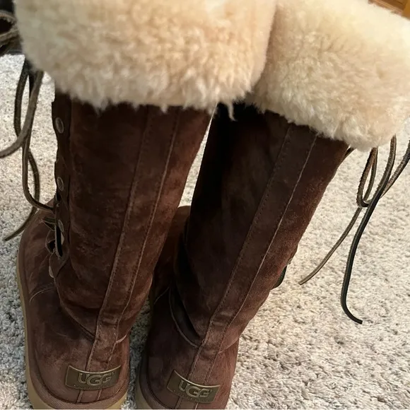 UGG Australia Upside Lace Up Shearling Boots Suede Sheepskin Boots Size 9