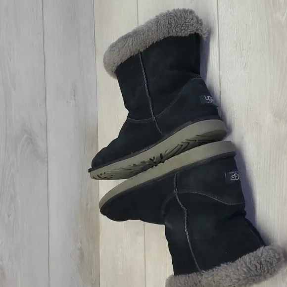 Ugg Australia Women Short Winter Boots shoes sz 6