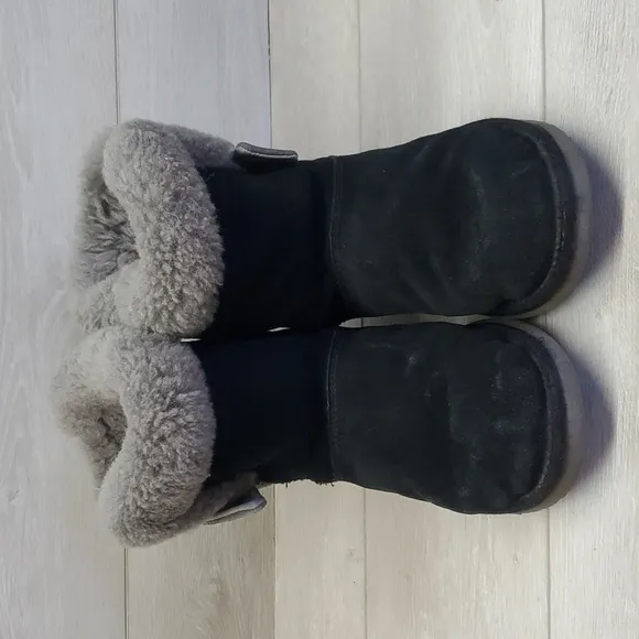 Ugg Australia Women Short Winter Boots shoes sz 6