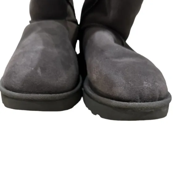 UGG Australia Women's Bailey Button Triplet GRAY  SHEEPSKIN  BOOTS SIZE 10