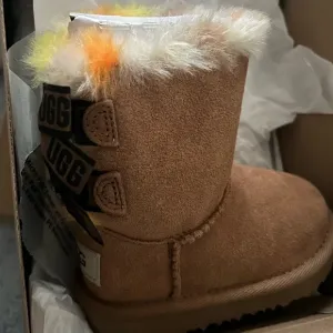 Ugg baby sz 6 authentic NWT Bailey bow boots chestnut