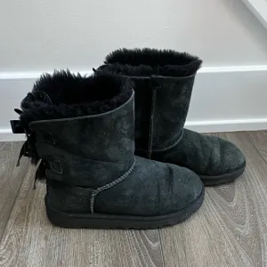 UGG Black Bailey Bow Boots - Size 3