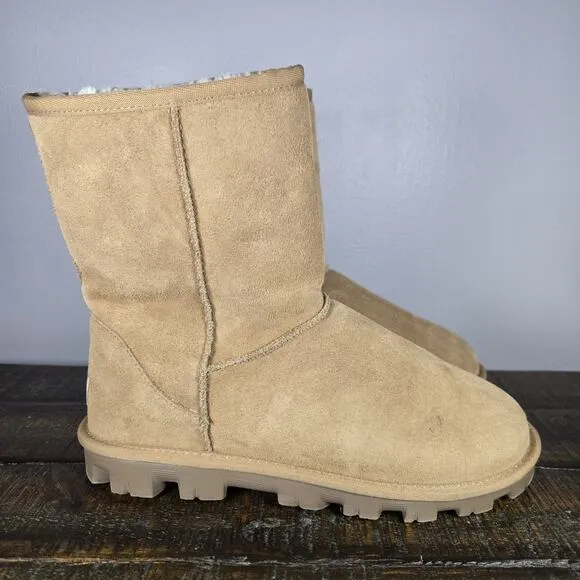 UGG Essential Short Classic Boot Womens Size 7 Boots Shoes Winter Suede Brown