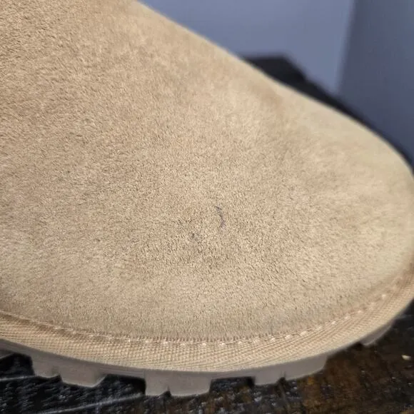 UGG Essential Short Classic Boot Womens Size 7 Boots Shoes Winter Suede Brown