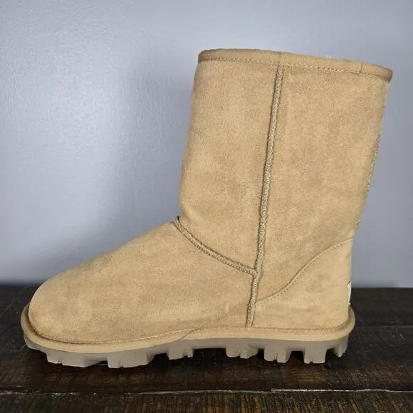 UGG Essential Short Classic Boot Womens Size 7 Boots Shoes Winter Suede Brown