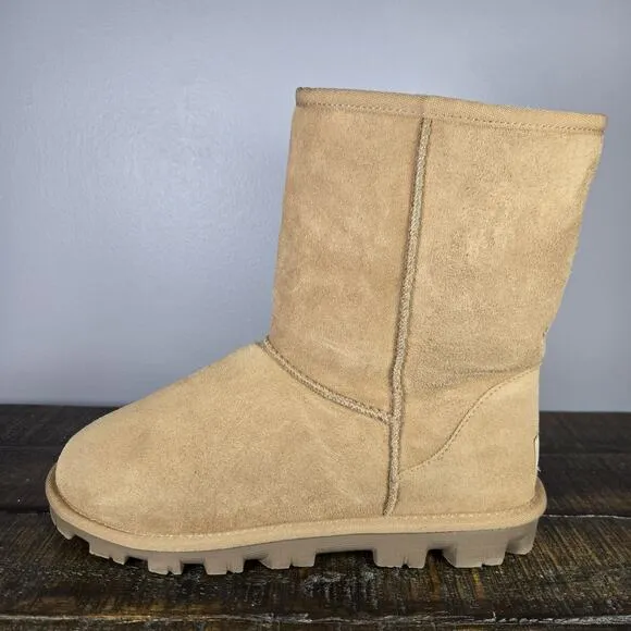 UGG Essential Short Classic Boot Womens Size 7 Boots Shoes Winter Suede Brown