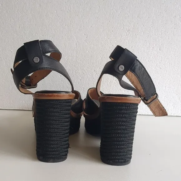 UGG Heels Platform Leather Sandals