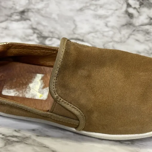 UGG Jass Slip On Suede Sneakers Shoes Gold Brown Chestnut Womens Sz 9