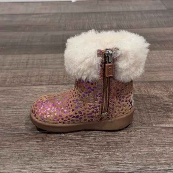 Ugg Jorie Spots Metallic Rainbow Shimmering Lined Sheepskin Boot Baby SZ 4/5 EUC