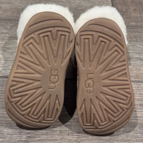 Ugg Jorie Spots Metallic Rainbow Shimmering Lined Sheepskin Boot Baby SZ 4/5 EUC