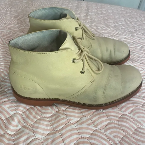 UGG Men's Leighton Lace Up Chukka boots