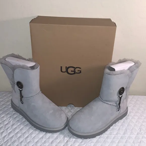UGG SIZE 6 BRAND NEW IN BOX AZALEA CHARM GORGEOUS BOOTS
