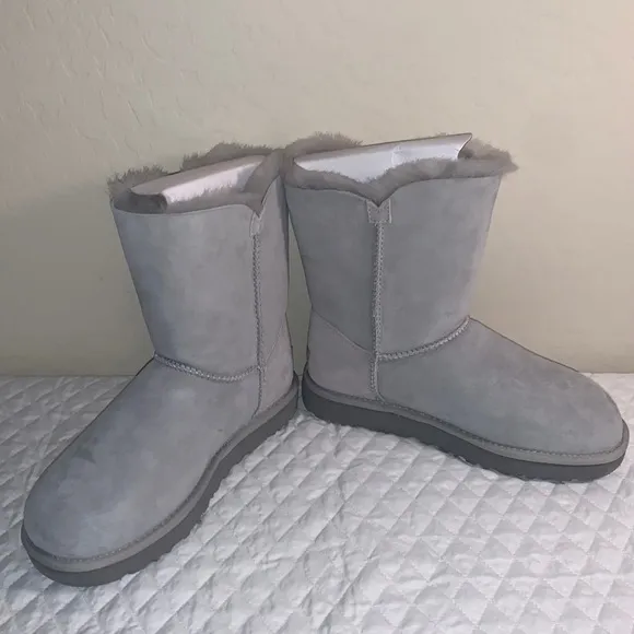 UGG SIZE 6 BRAND NEW IN BOX AZALEA CHARM GORGEOUS BOOTS
