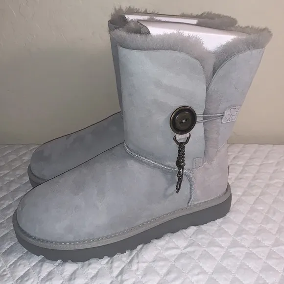 UGG SIZE 6 BRAND NEW IN BOX AZALEA CHARM GORGEOUS BOOTS