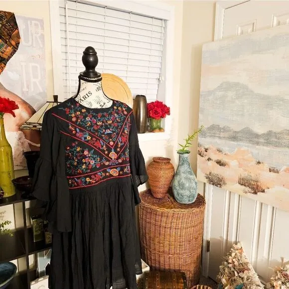 Umgee USA Rayon Blend Embroidered Babydoll Boho Dress. M fit