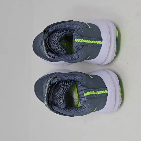 Under Armour Assert 10 AC Running Shoes Size 3Y