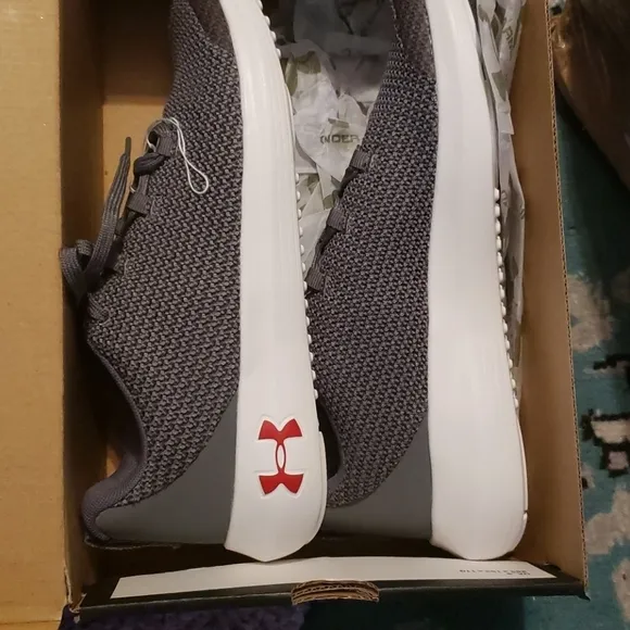 Under Armour Gray Sneakers size 6Y