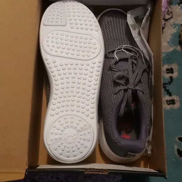 Under Armour Gray Sneakers size 6Y