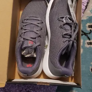 Under Armour Gray Sneakers size 6Y