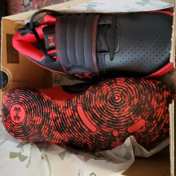 UNDER Armour kids  Sneakers