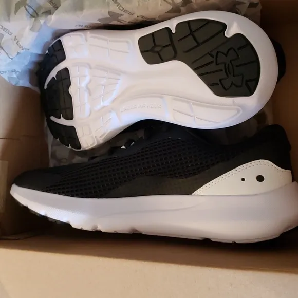 UNDER Armour Men’s Sneakers size 8