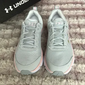 Under Armour Wide Girls Assert 10 Sneakers size 7y