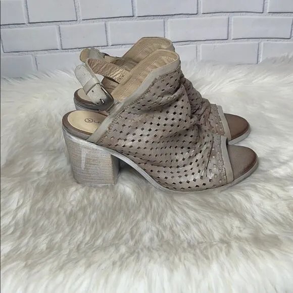 Unity In Diversity Freita Ruched Sandals Sz 39/9