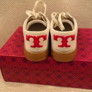 Used only one time Tory Burch sneakers white