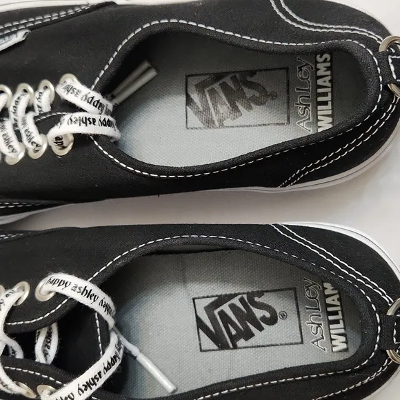 Vans × Ashley Williams Black and White Tetlxt Printed Laces Sneakers (W Size 8)