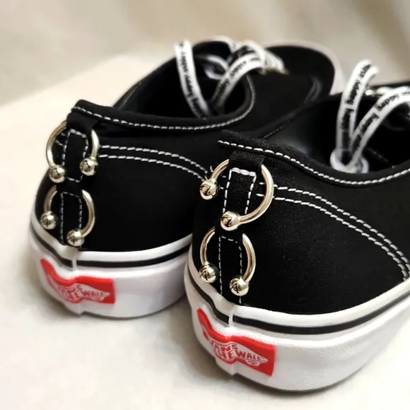 Vans × Ashley Williams Black and White Tetlxt Printed Laces Sneakers (W Size 8)